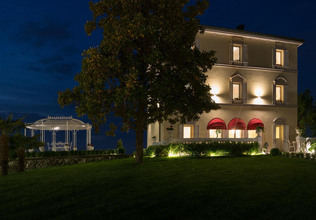 Relais Villa Belvedere & Spa Only Adults Pozzolengo Luaran gambar